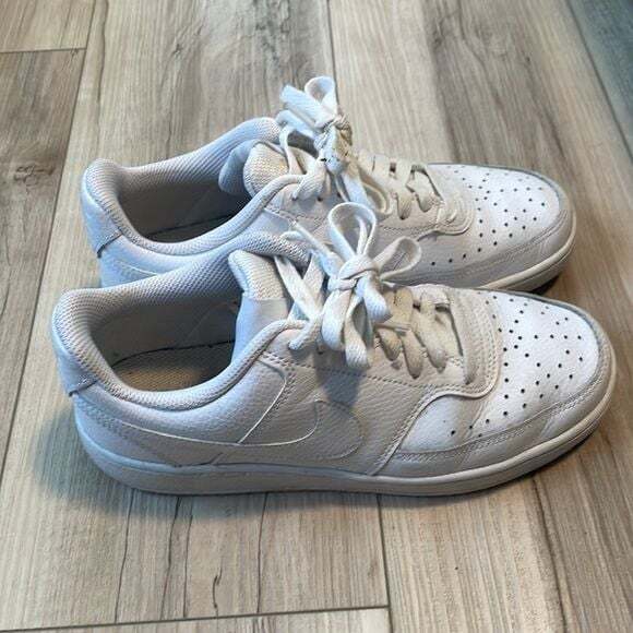 Size 7.5 Nike Low Air Force Sneakers - Picture 4 of 7